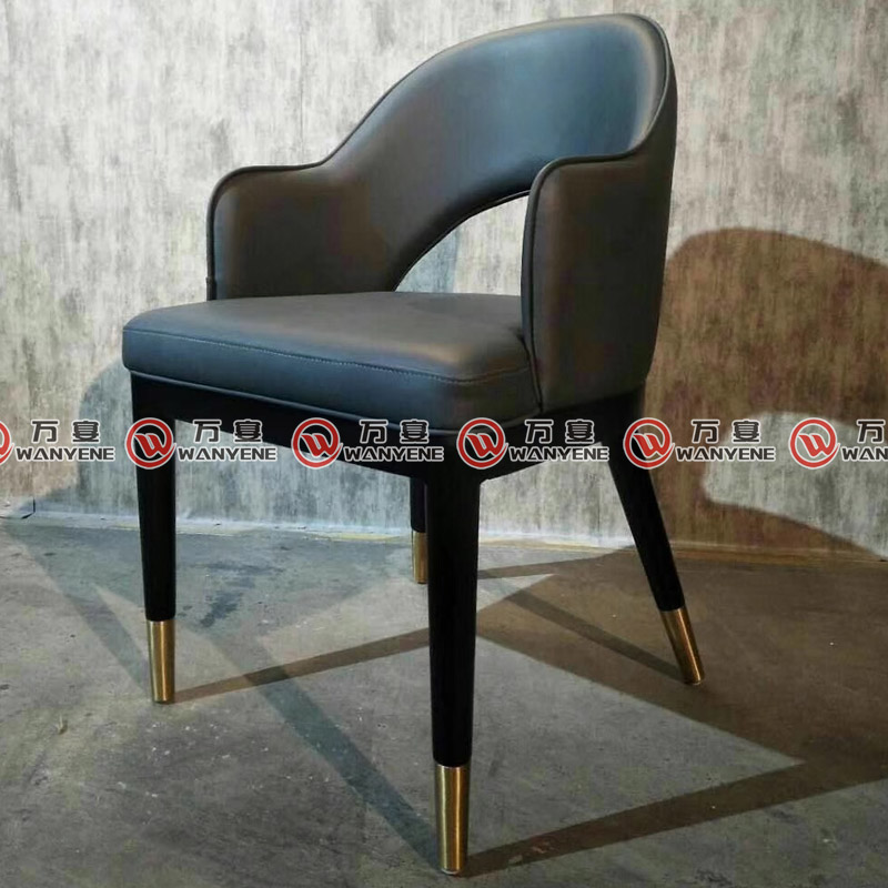 轻奢酒店餐椅 金色脚扶手北欧椅 超纤皮咖啡椅